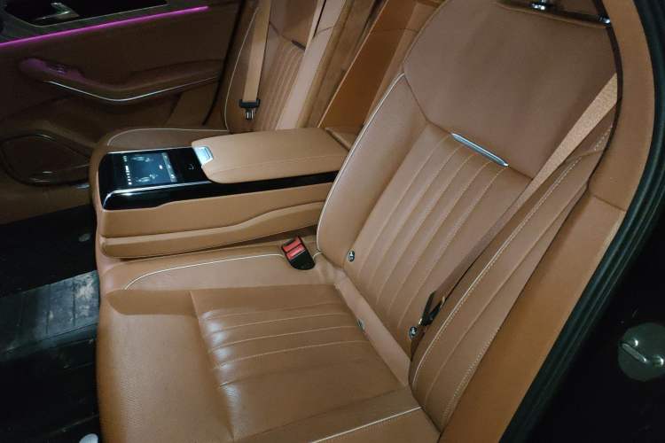 Used Hongqi H9 2023 2.0T Smart Connect Flagship Edition Interior 4