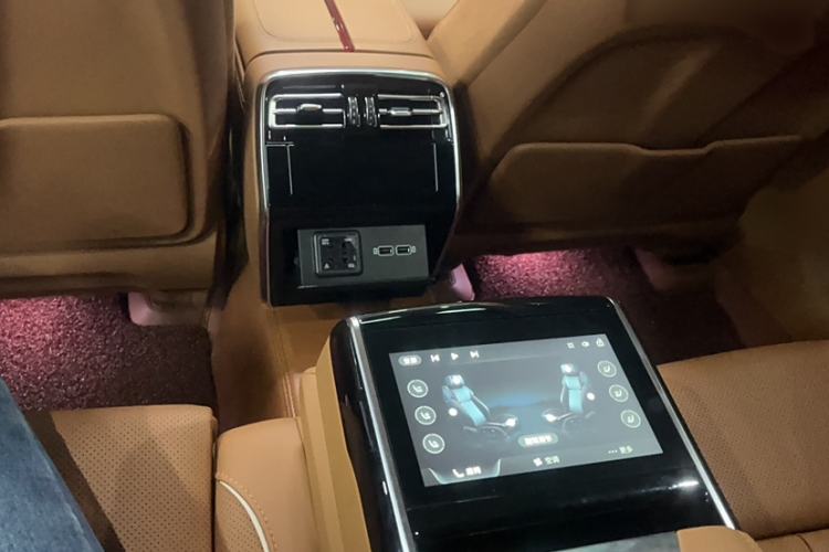 Used Hongqi H9 2023 2.0T Smart Connect Flagship Edition Interior 4