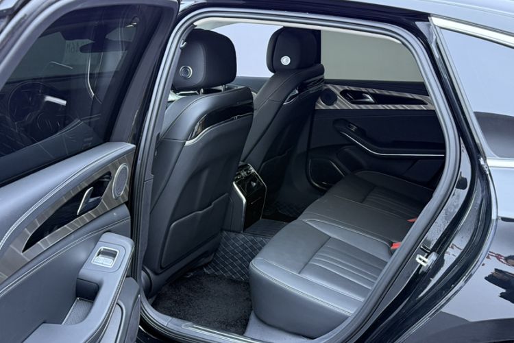 Used Hongqi H9 2023 2.0T Smart Connect Flagship Edition Interior 8