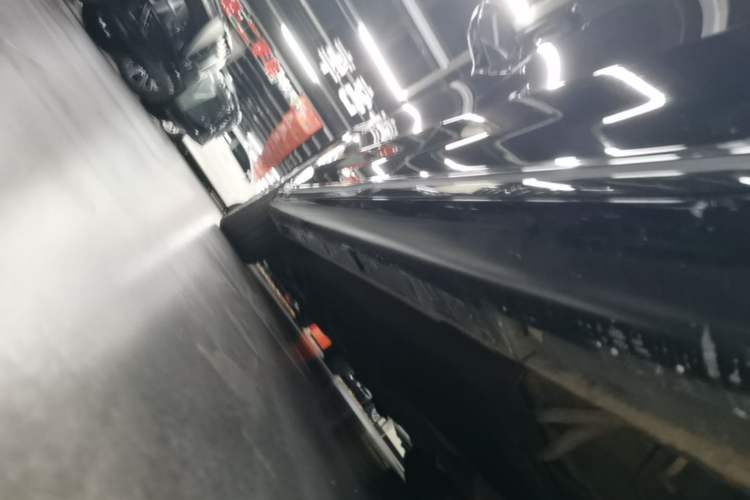 Used Hongqi H9 2023 2.0T Smart Connect Flagship Edition Left Side Sill