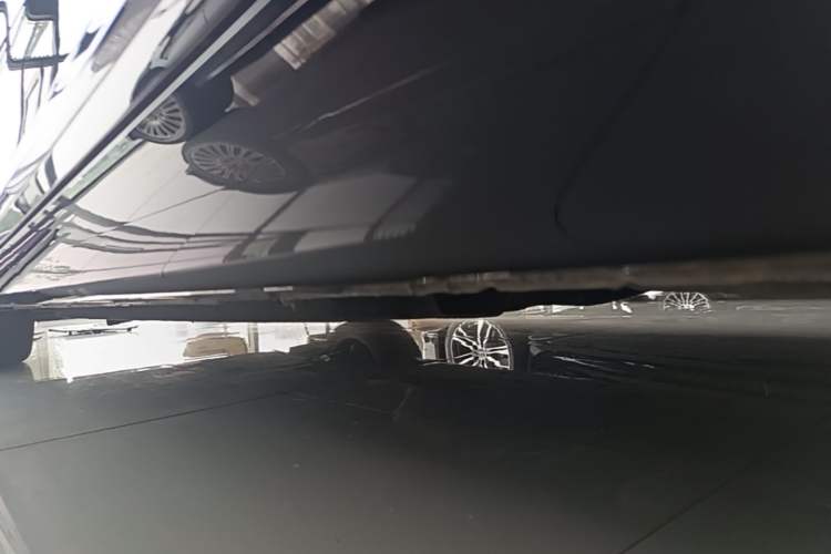 Used Hongqi H9 2023 2.0T Smart Connect Flagship Edition Left Side Sill