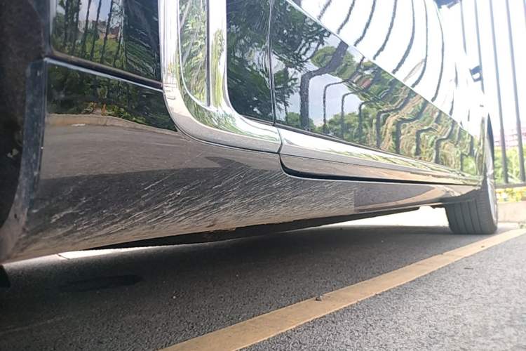 Used Hongqi H9 2023 2.0T Smart Connect Flagship Edition Left Side Sill