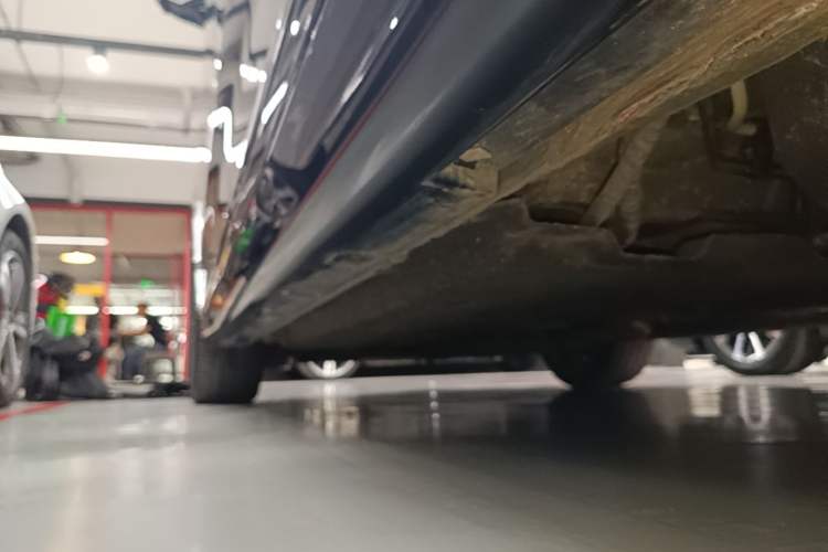 Used Hongqi H9 2023 2.0T Smart Connect Flagship Edition Left Side Sill