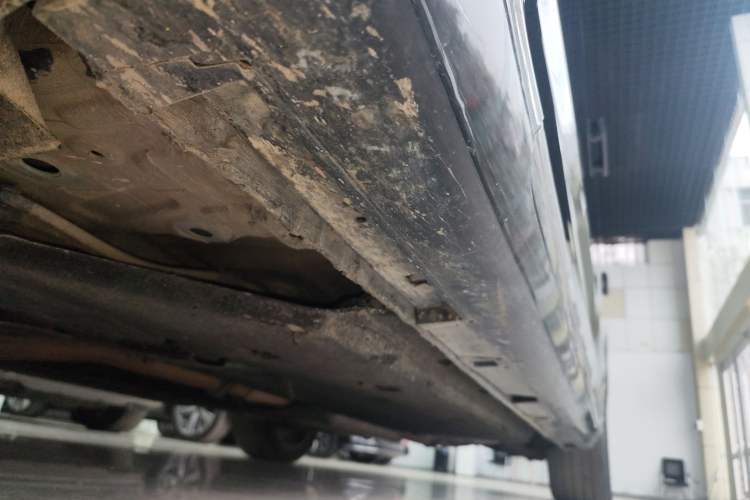 Used Hongqi H9 2023 2.0T Smart Connect Flagship Edition Left Side Sill