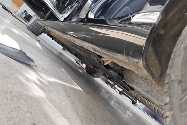 Used Hongqi H9 2023 2.0T Smart Connect Flagship Edition Left Side Sill