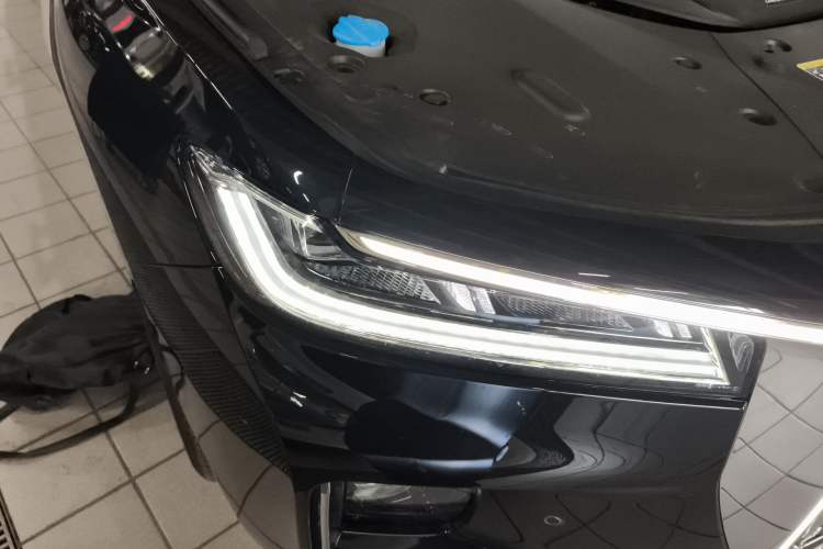 Used Hongqi H9 2023 2.0T Smart Connect Flagship Edition Right Front Headlight