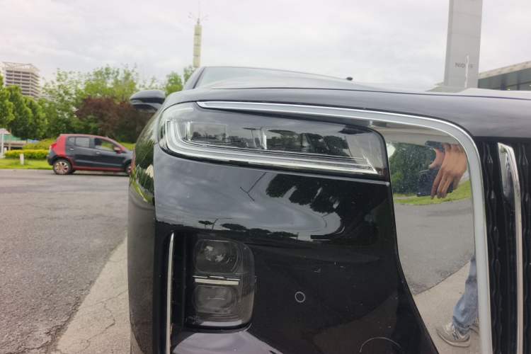 Used Hongqi H9 2023 2.0T Smart Connect Flagship Edition Right Front Headlight