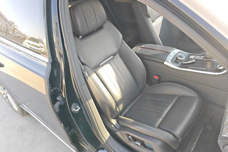 Used Hongqi H9 2023 2.0T Smart Connect Flagship Edition Right Front Seat