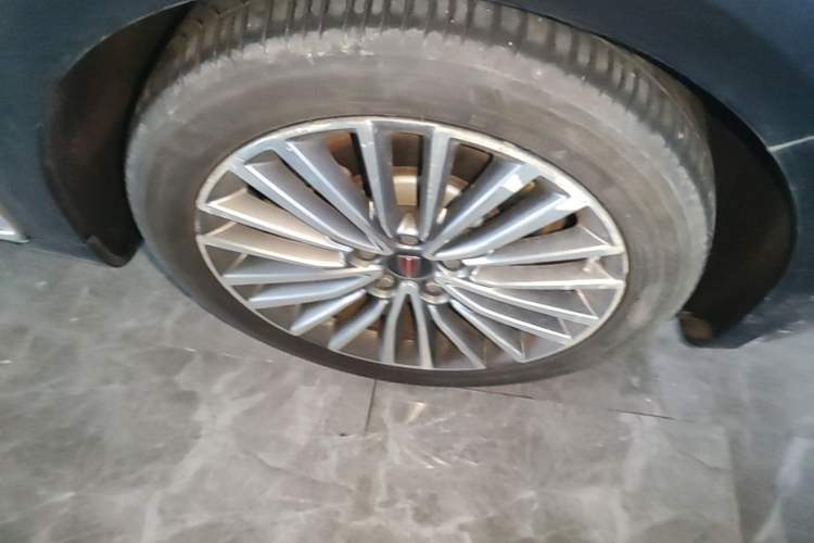 Used Hongqi H9 2023 2.0T Smart Connect Flagship Edition Right Front Wheel Hub