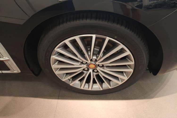 Used Hongqi H9 2023 2.0T Smart Connect Flagship Edition Right Front Wheel Hub