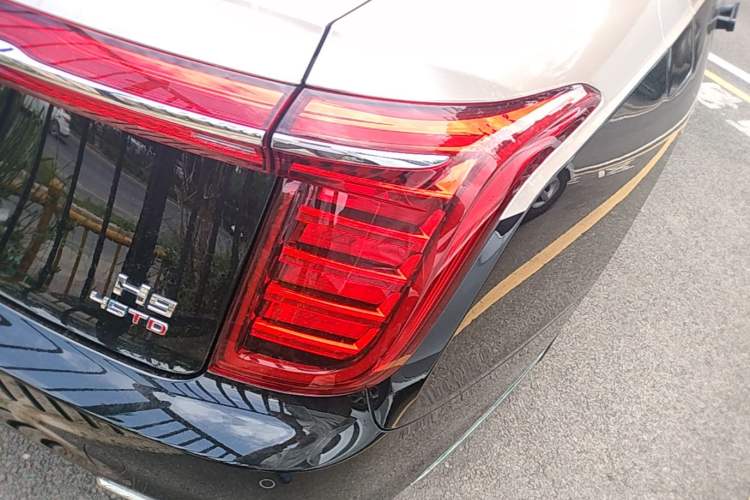 Used Hongqi H9 2023 2.0T Smart Connect Flagship Edition Right Rear Taillight