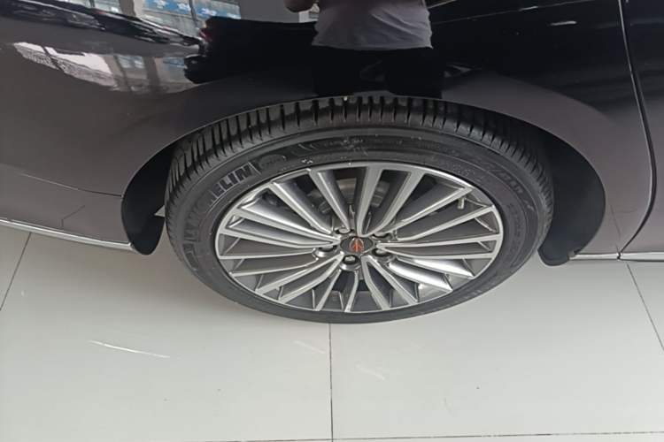 Used Hongqi H9 2023 2.0T Smart Connect Flagship Edition Right Rear Wheel Hub