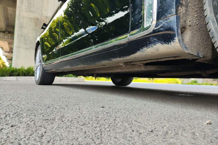 Used Hongqi H9 2023 2.0T Smart Connect Flagship Edition Right Side Sill