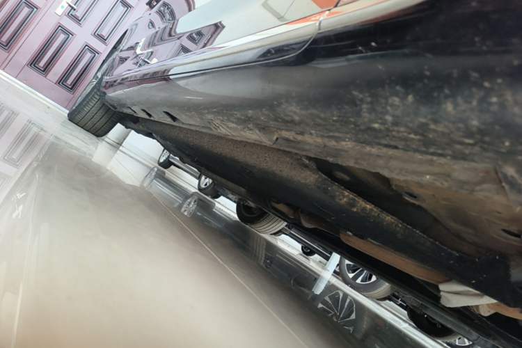 Used Hongqi H9 2023 2.0T Smart Connect Flagship Edition Right Side Sill