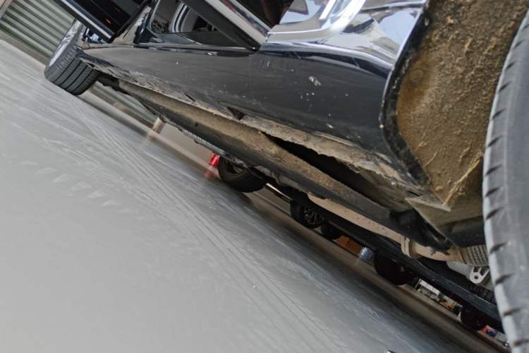 Used Hongqi H9 2023 2.0T Smart Connect Flagship Edition Right Side Sill
