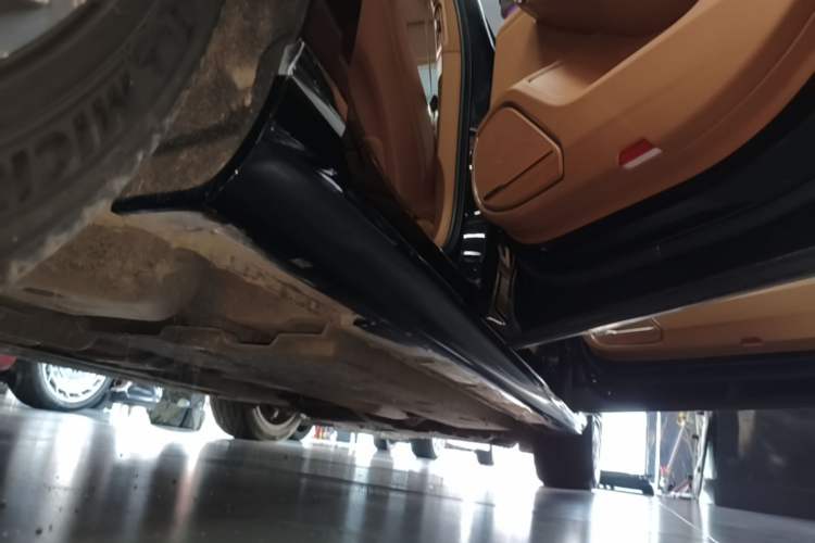 Used Hongqi H9 2023 2.0T Smart Connect Flagship Edition Right Side Sill