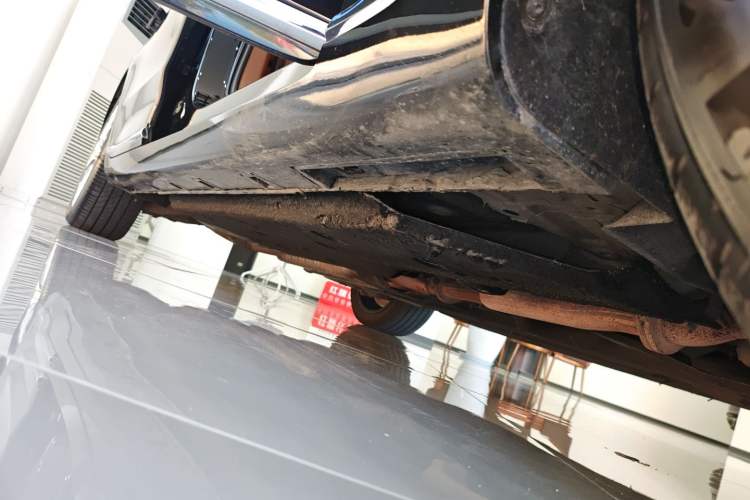 Used Hongqi H9 2023 2.0T Smart Connect Flagship Edition Right Side Sill