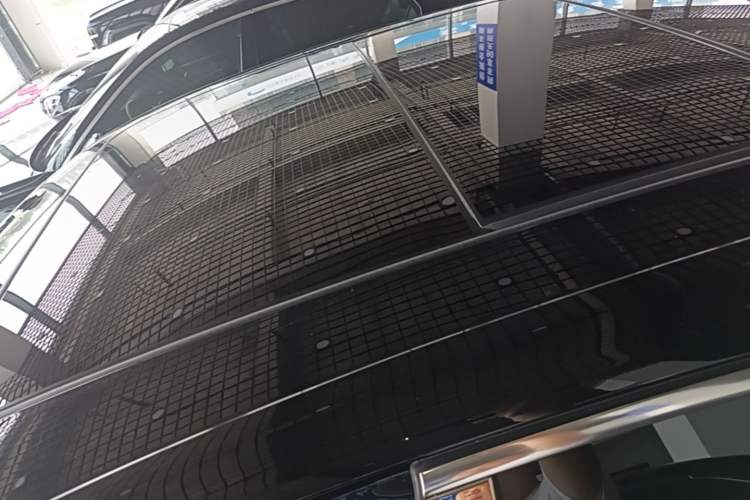 Used Hongqi H9 2023 2.0T Smart Connect Flagship Edition Roof