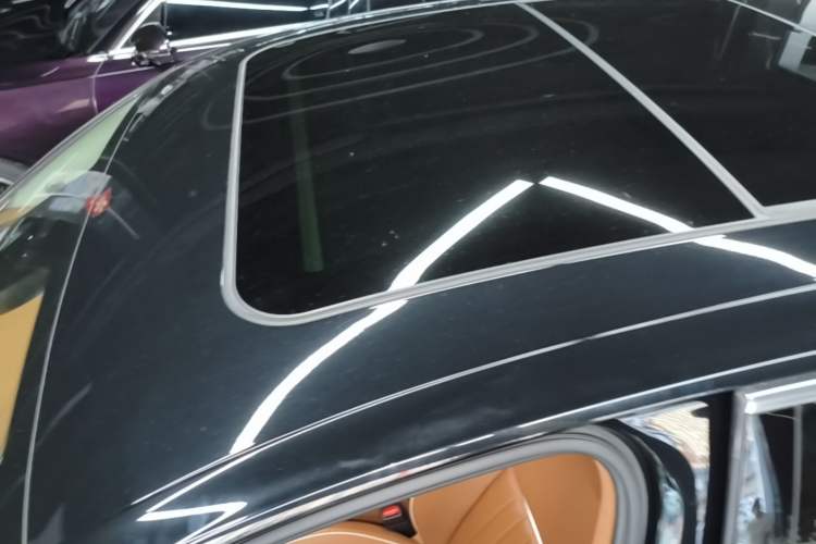 Used Hongqi H9 2023 2.0T Smart Connect Flagship Edition Roof