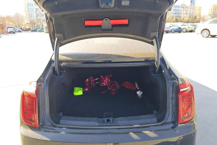 Used Hongqi H9 2023 2.0T Smart Connect Flagship Edition Trunk