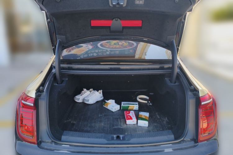 Used Hongqi H9 2023 2.0T Smart Connect Flagship Edition Trunk