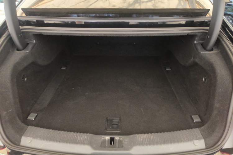 Used Hongqi H9 2023 2.0T Smart Connect Flagship Edition Trunk