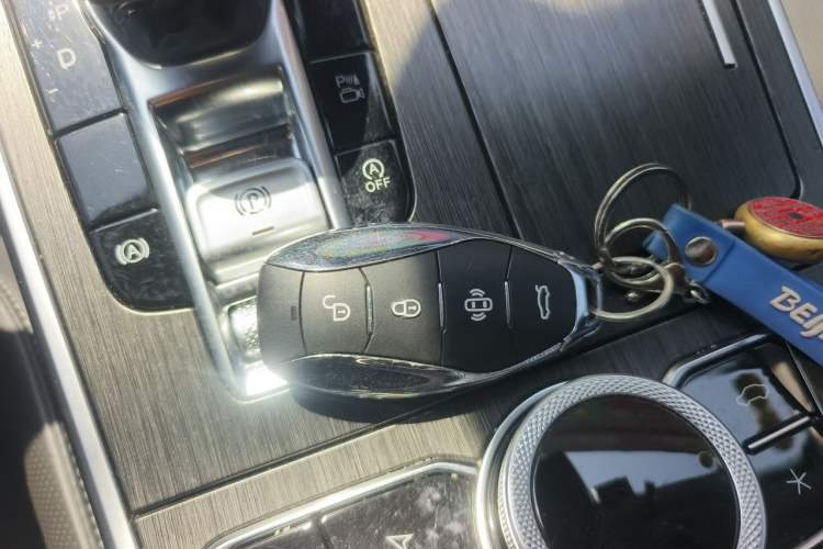 Used Hongqi H9 2023 2.0T Smart Connect Flagship Edition Vehicle Key
