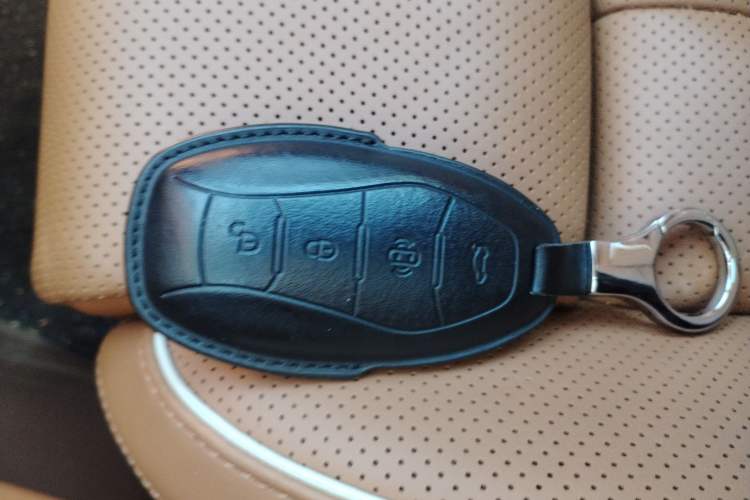 Used Hongqi H9 2023 2.0T Smart Connect Flagship Edition Vehicle Key