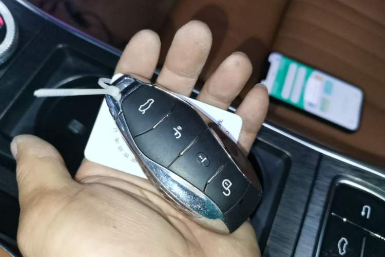 Used Hongqi H9 2023 2.0T Smart Connect Flagship Edition Vehicle Key
