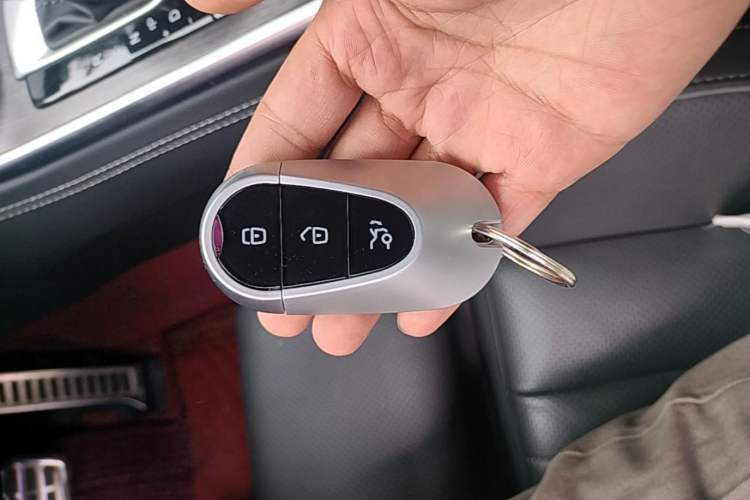 Used Hongqi H9 2023 2.0T Smart Connect Flagship Edition Vehicle Key