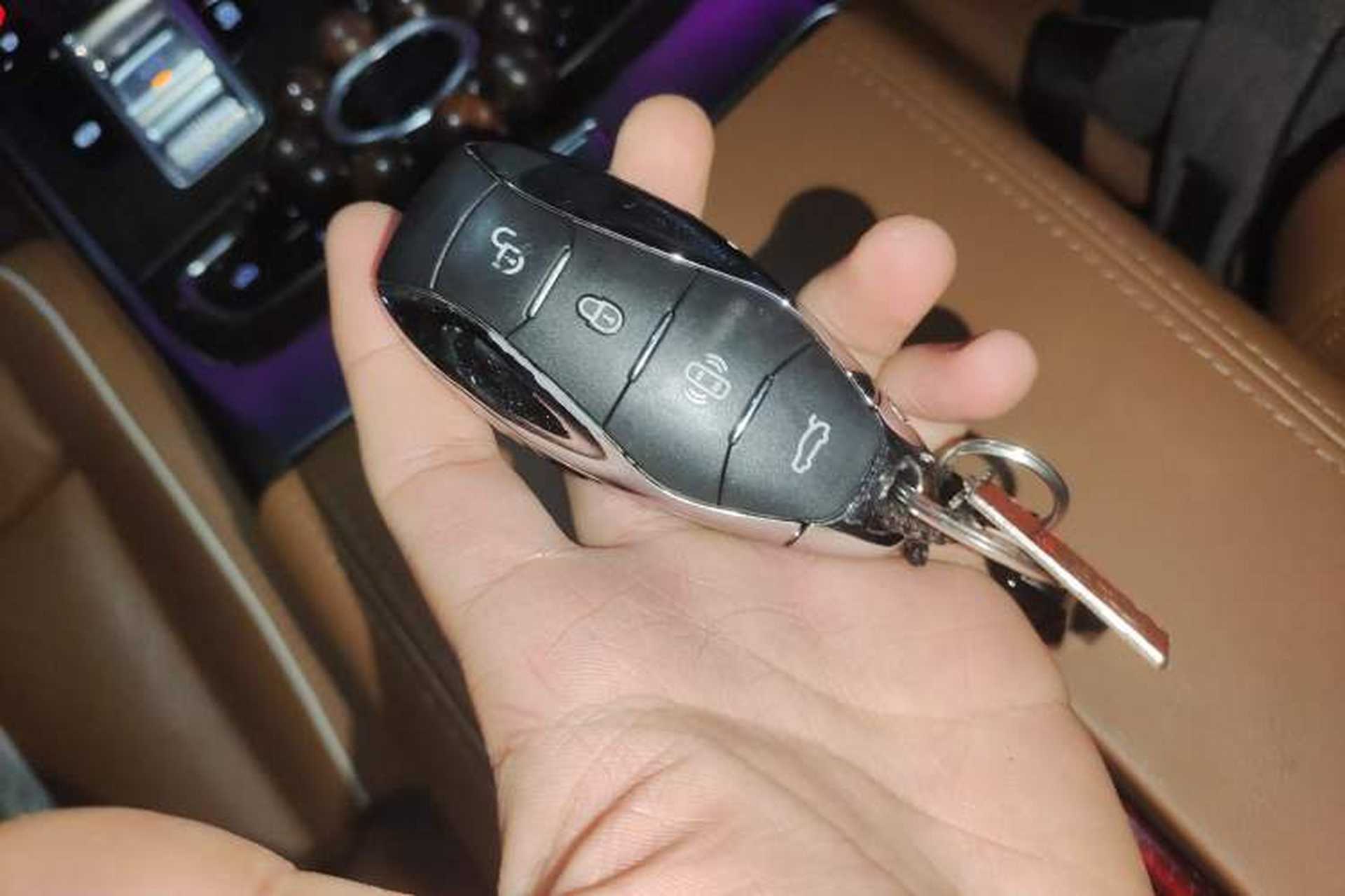 Used Hongqi H9 2023 2.0T Smart Connect Flagship Edition Vehicle Key