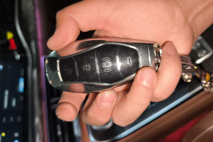 Used Hongqi H9 2023 2.0T Smart Connect Flagship Edition Vehicle Key