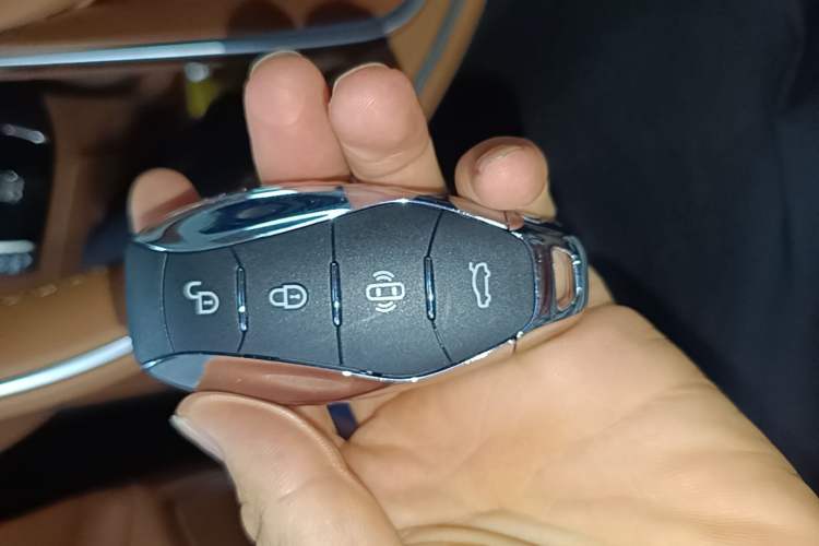 Used Hongqi H9 2023 2.0T Smart Connect Flagship Edition Vehicle Key