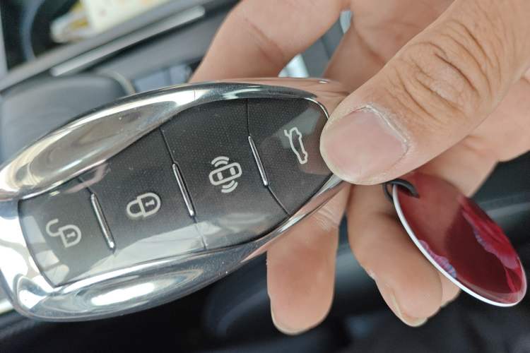 Used Hongqi H9 2023 2.0T Smart Connect Flagship Edition Vehicle Key