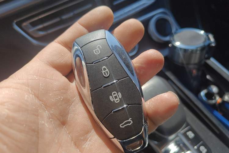 Used Hongqi H9 2023 2.0T Smart Connect Flagship Edition Vehicle Key
