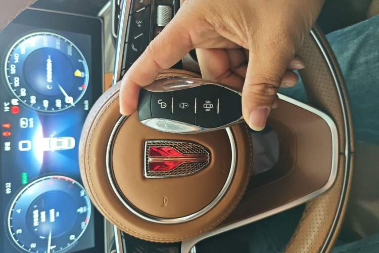 Used Hongqi H9 2023 2.0T Smart Connect Flagship Edition Vehicle Key