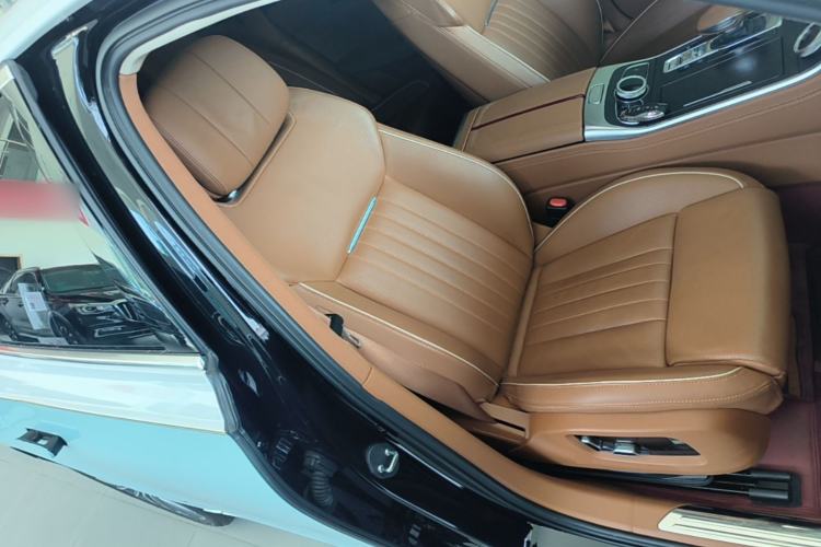 Used Hongqi H9 2023 2.0T Smart Connect Flagship Edition Right Front Seat