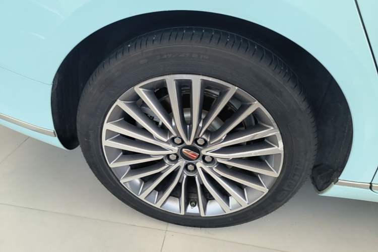 Used Hongqi H9 2023 2.0T Smart Connect Flagship Edition Right Rear Wheel Hub