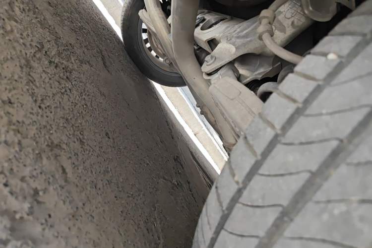 Used Hongqi H9 2023 2.0T Smart Connect Flagship Edition Chassis Rear Right