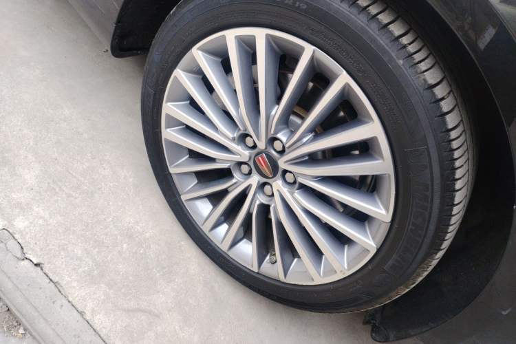 Used Hongqi H9 2023 2.0T Smart Connect Flagship Edition Right Front Wheel Hub