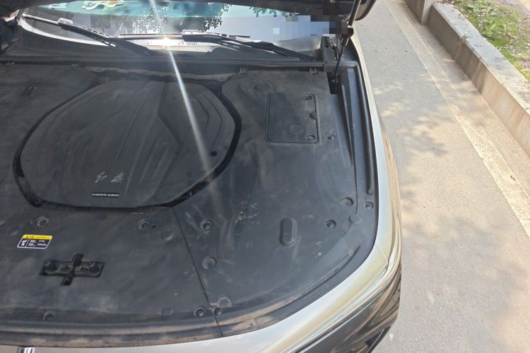 Used Hongqi H9 2023 2.0T Smart Connect Flagship Edition Engine Bay Left