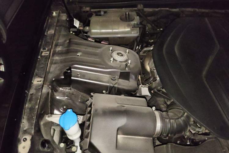 Used Hongqi H9 2023 2.0T Smart Connect Flagship Edition Engine Bay Right