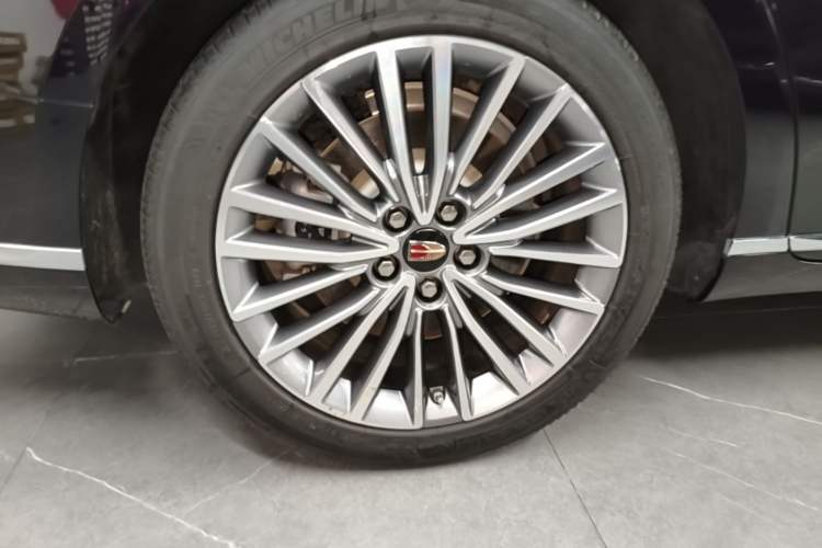Used Hongqi H9 2023 2.0T Smart Connect Flagship Edition Right Rear Wheel Hub