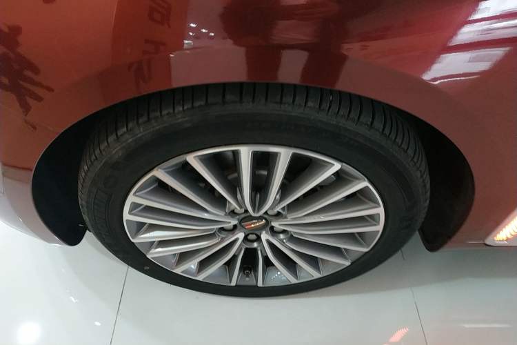 Used Hongqi H9 2023 2.0T Smart Connect Flagship Edition Left Front Wheel Hub