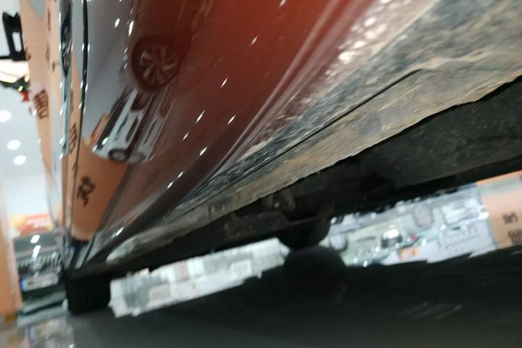 Used Hongqi H9 2023 2.0T Smart Connect Flagship Edition Left Side Sill