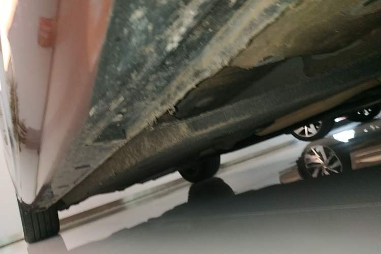 Used Hongqi H9 2023 2.0T Smart Connect Flagship Edition Right Side Sill