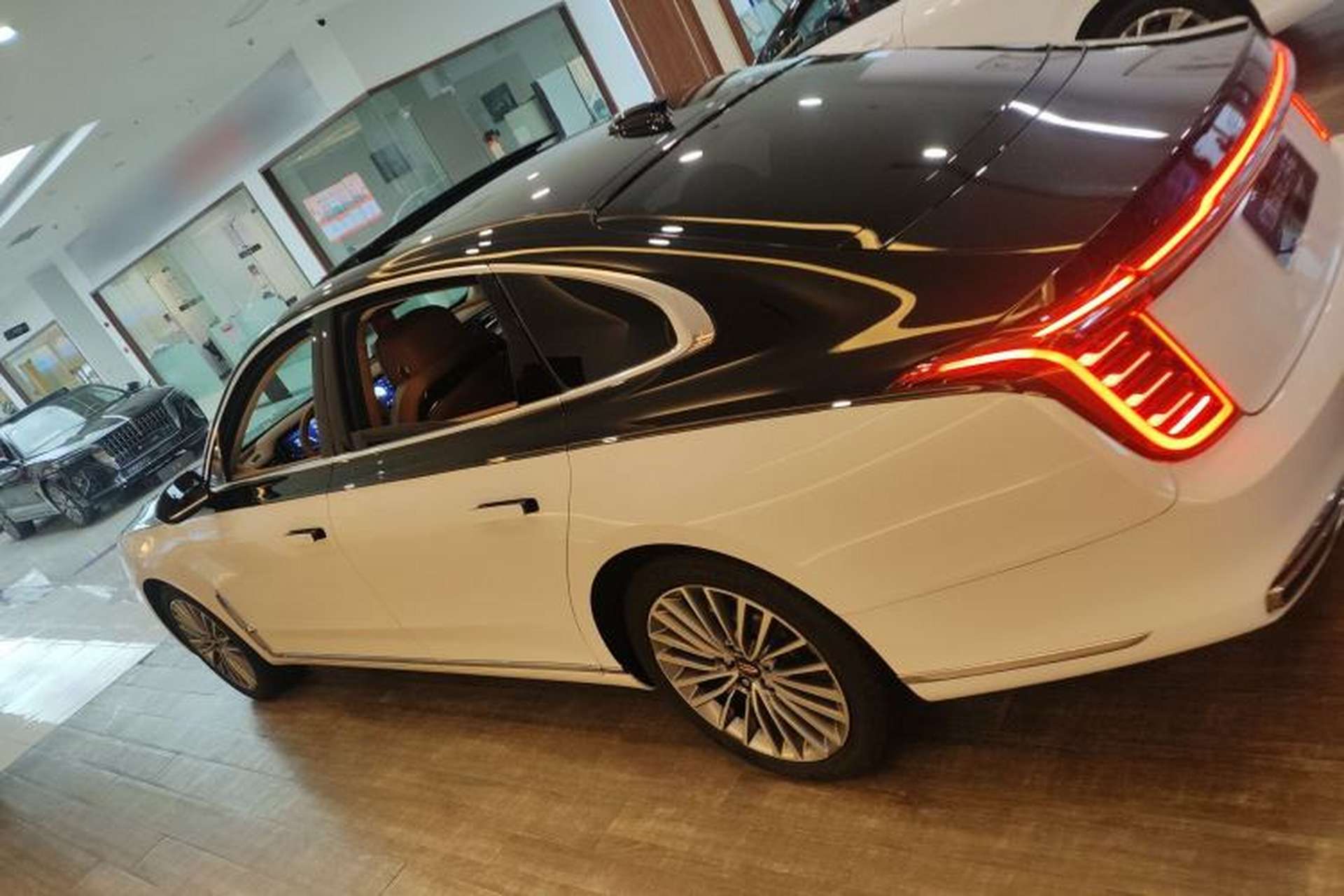 Used Hongqi H9 2023 2.0T Smart Connect Flagship Edition Exterior 3