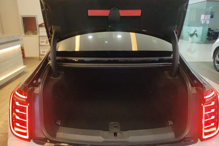 Used Hongqi H9 2023 2.0T Smart Connect Flagship Edition Trunk
