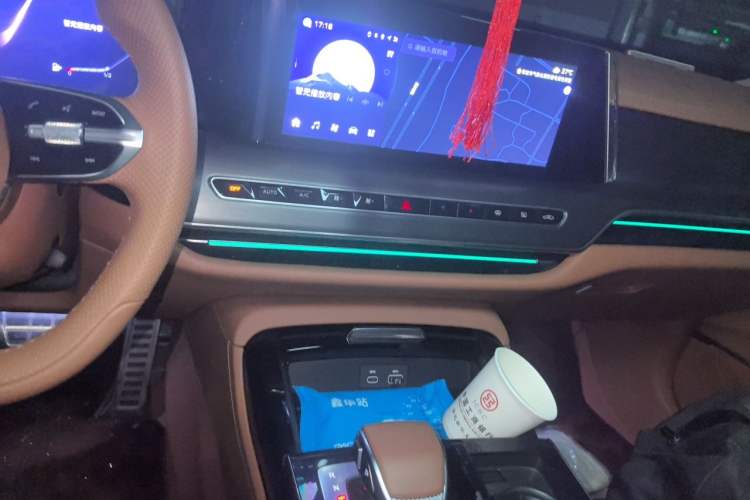 Used Hongqi H9 2024 2.0T Qixiang Private Style Edition Audio And AC Panel