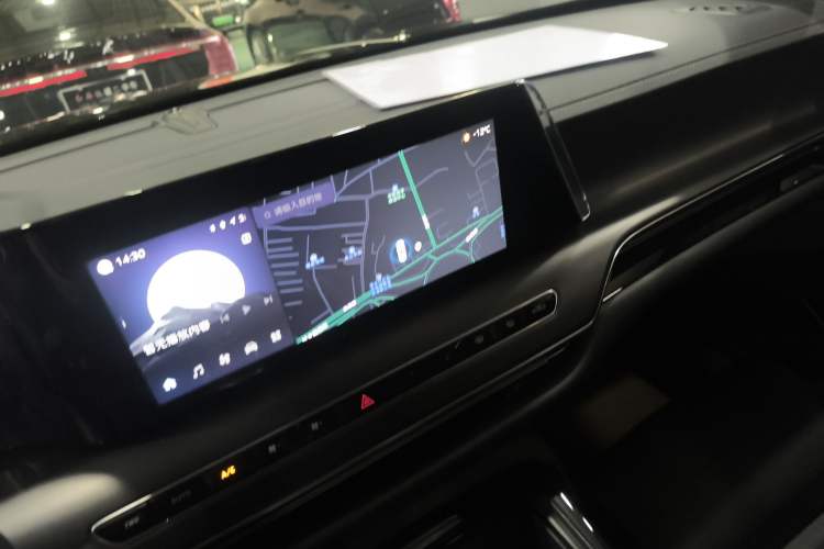 Used Hongqi H9 2024 2.0T Qixiang Private Style Edition Audio And AC Panel